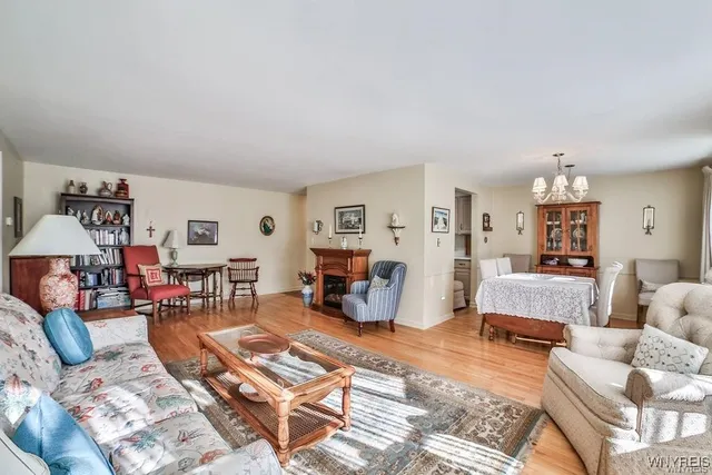 $184,900 | 1370 Maple Road, Unit 1, Amherst, NY 14221