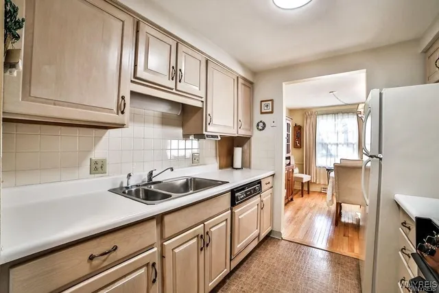 $184,900 | 1370 Maple Road, Unit 1, Amherst, NY 14221