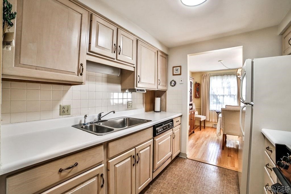 1370 Maple Road, Unit 1 Amherst, NY 14221 - Photo 10 of 32