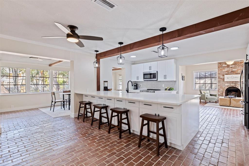 2901 Pelham Road North St. Petersburg, FL 33710 - Photo 3 of 46
