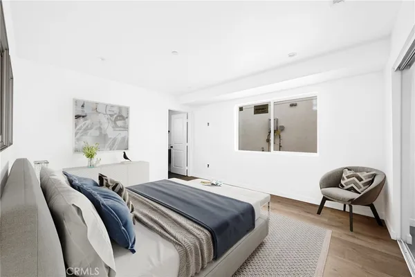 $3,795 | 6832 Hazeltine Avenue, Unit 1, Van Nuys, CA 91405