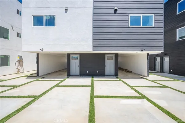 $3,795 | 6832 Hazeltine Avenue, Unit 1, Van Nuys, CA 91405