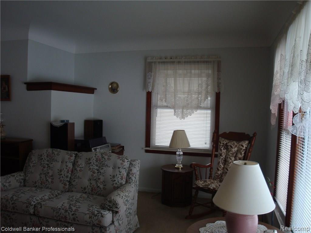 17221 Stephens Road Eastpointe, MI 48021 - Photo 7 of 17 DSC02846.JPG