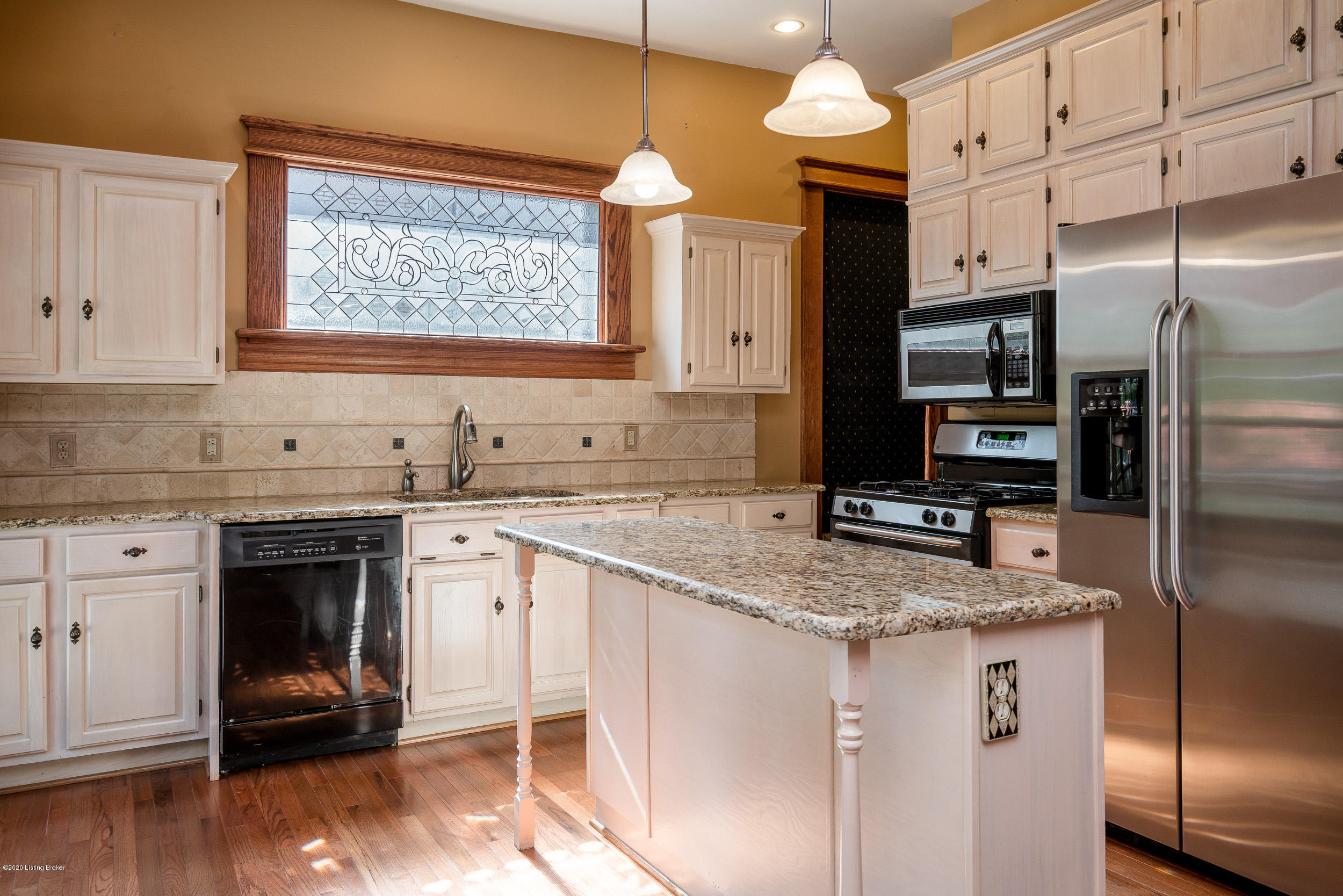 1139 Cherokee Road Louisville, KY 40204 - Photo 19 of 59 49-Kitchen