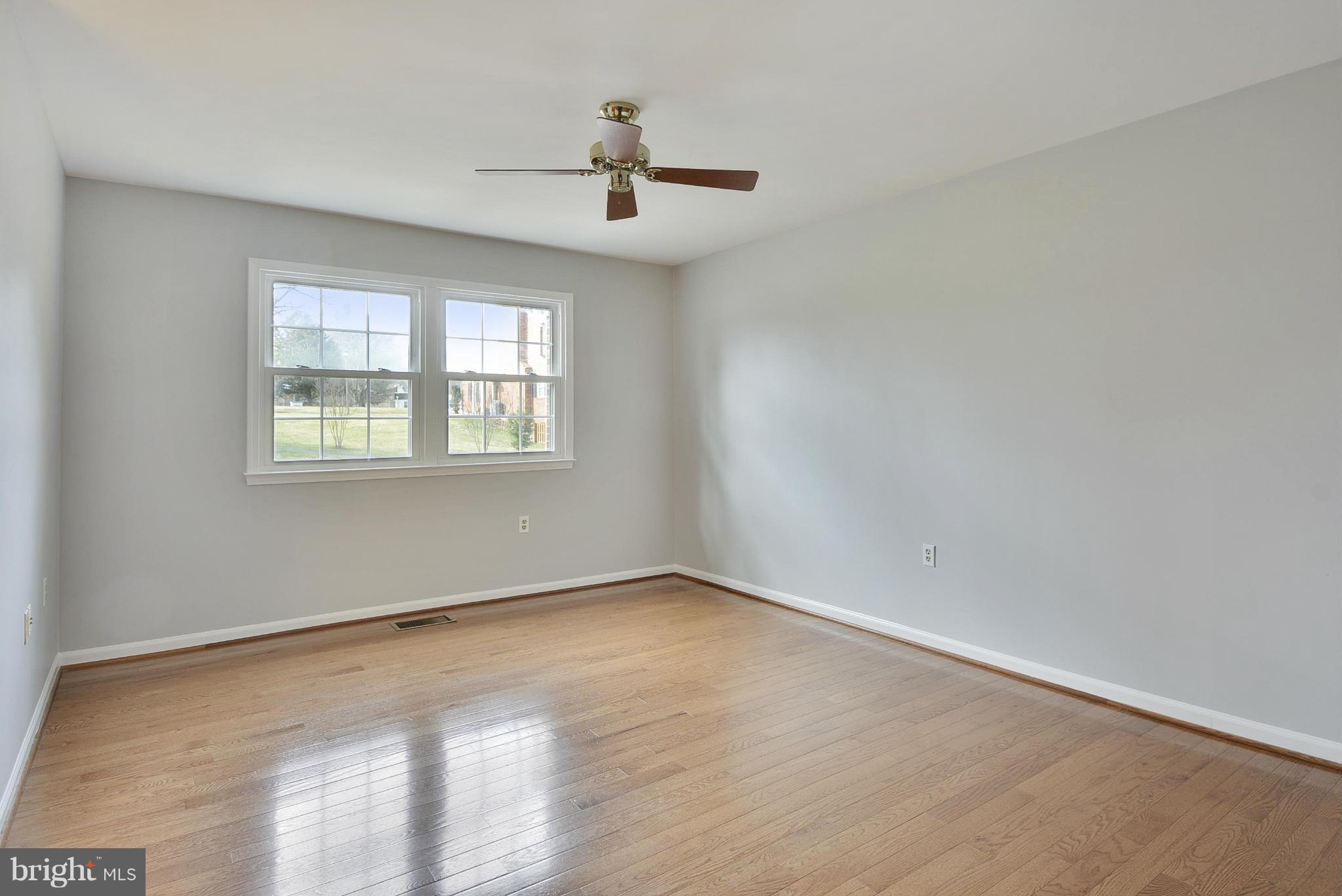 924 Moorefield Creek Road Southwest Vienna, VA 22180 - Photo 12 of 30 Master Bedroom