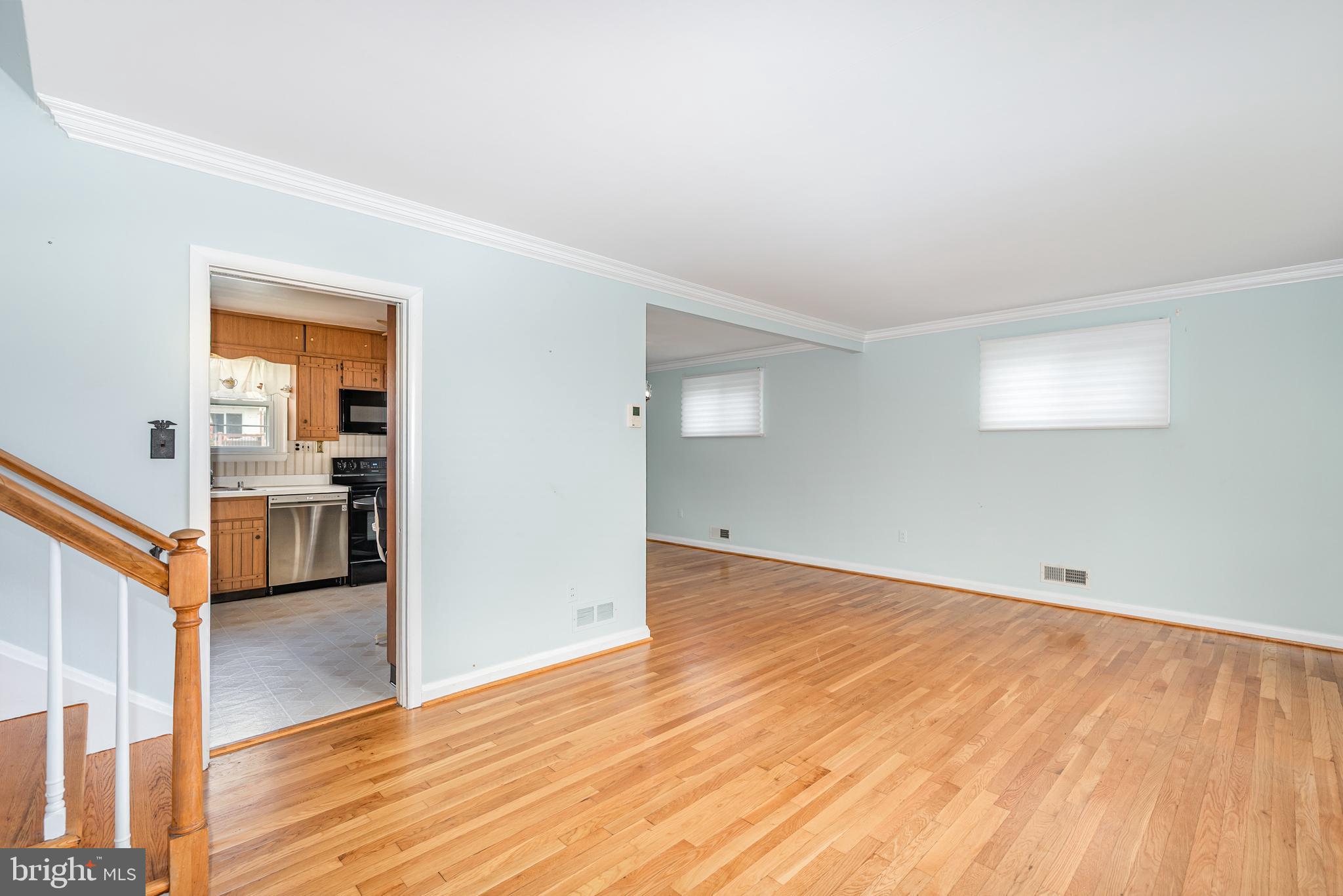 2004 Rollingwood Road Baltimore, MD 21228 - Photo 5 of 28