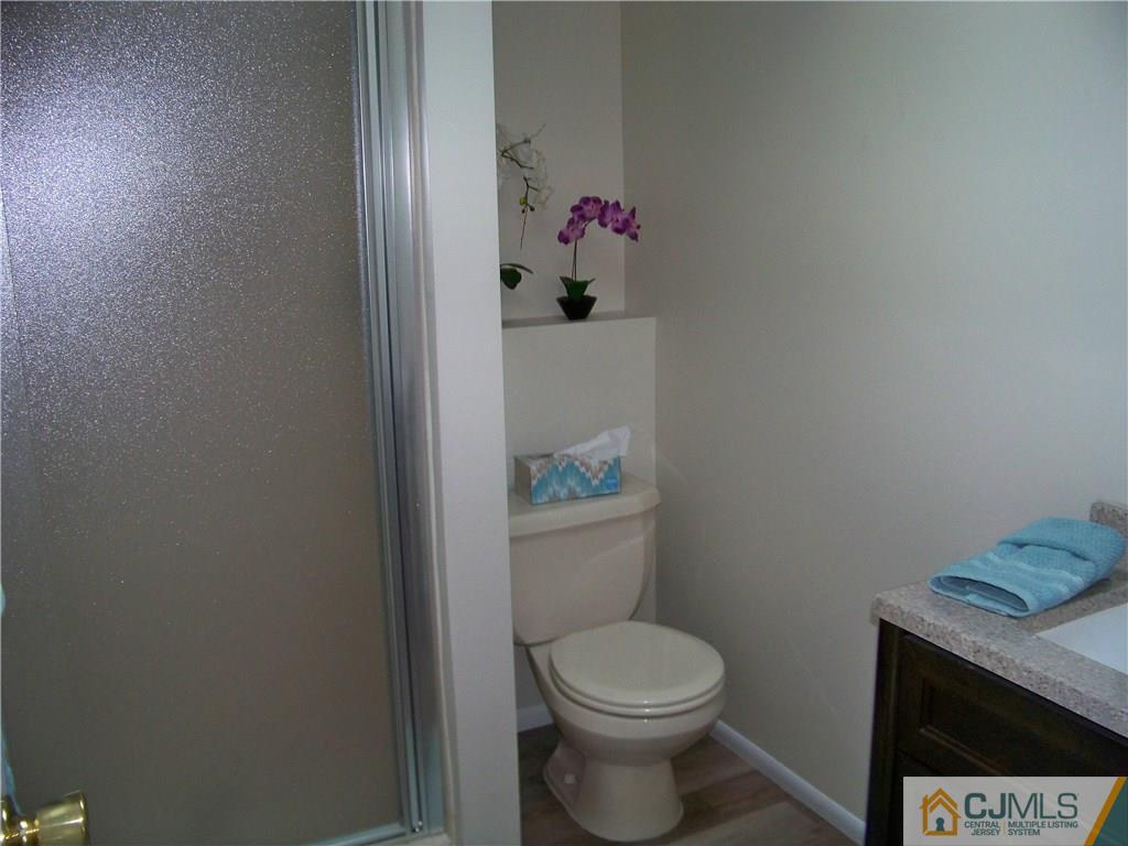 975 Ridgewood Avenue North Brunswick, NJ 08902 - Photo 16 of 22 Gallery Image 16