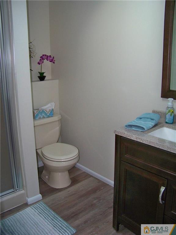 975 Ridgewood Avenue North Brunswick, NJ 08902 - Photo 17 of 22 Gallery Image 17