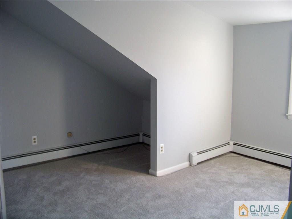 975 Ridgewood Avenue North Brunswick, NJ 08902 - Photo 18 of 22 Gallery Image 18