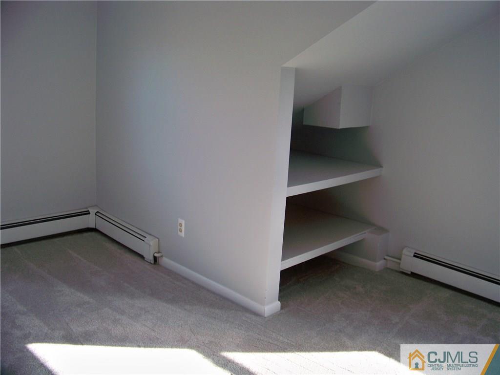 975 Ridgewood Avenue North Brunswick, NJ 08902 - Photo 3 of 22 Gallery Image 3