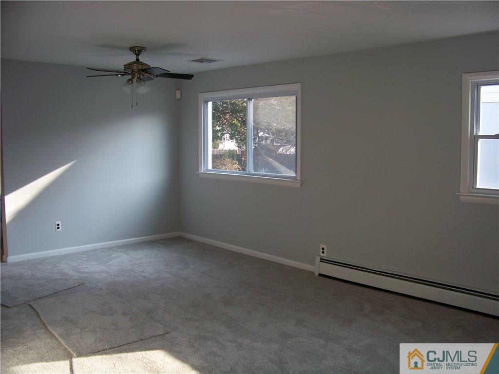 975 Ridgewood Avenue North Brunswick, NJ 08902 - Photo 5 of 22 Gallery Image 5
