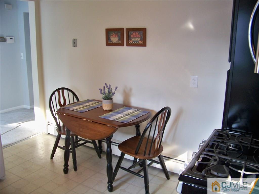 975 Ridgewood Avenue North Brunswick, NJ 08902 - Photo 7 of 22 Gallery Image 7