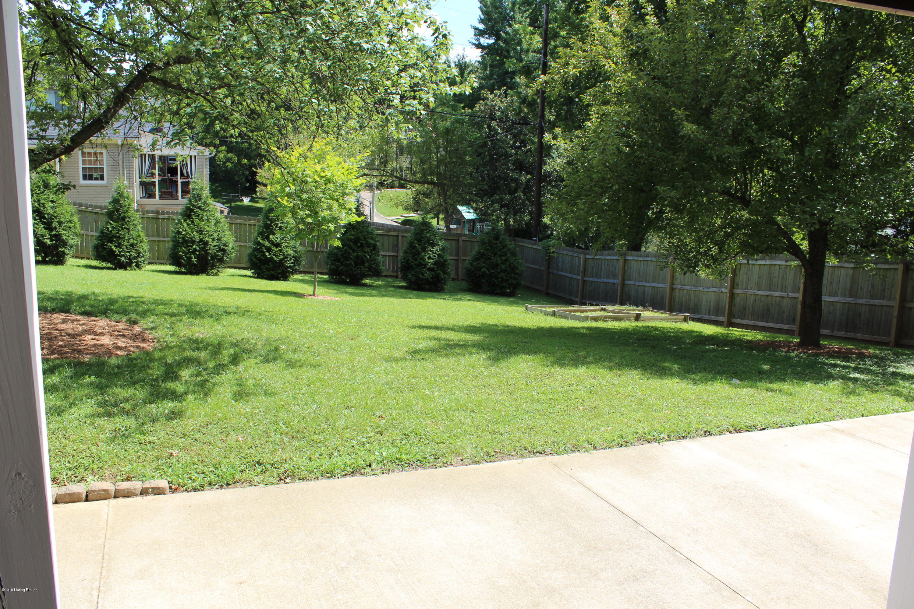 1810 Fleming Road Louisville, KY 40205 - Photo 38 of 41 Backyard