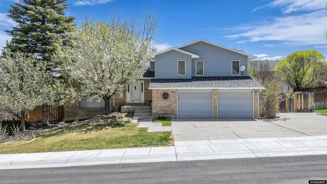 $439,000 | 435 Evans Drive, Green River, WY 82935