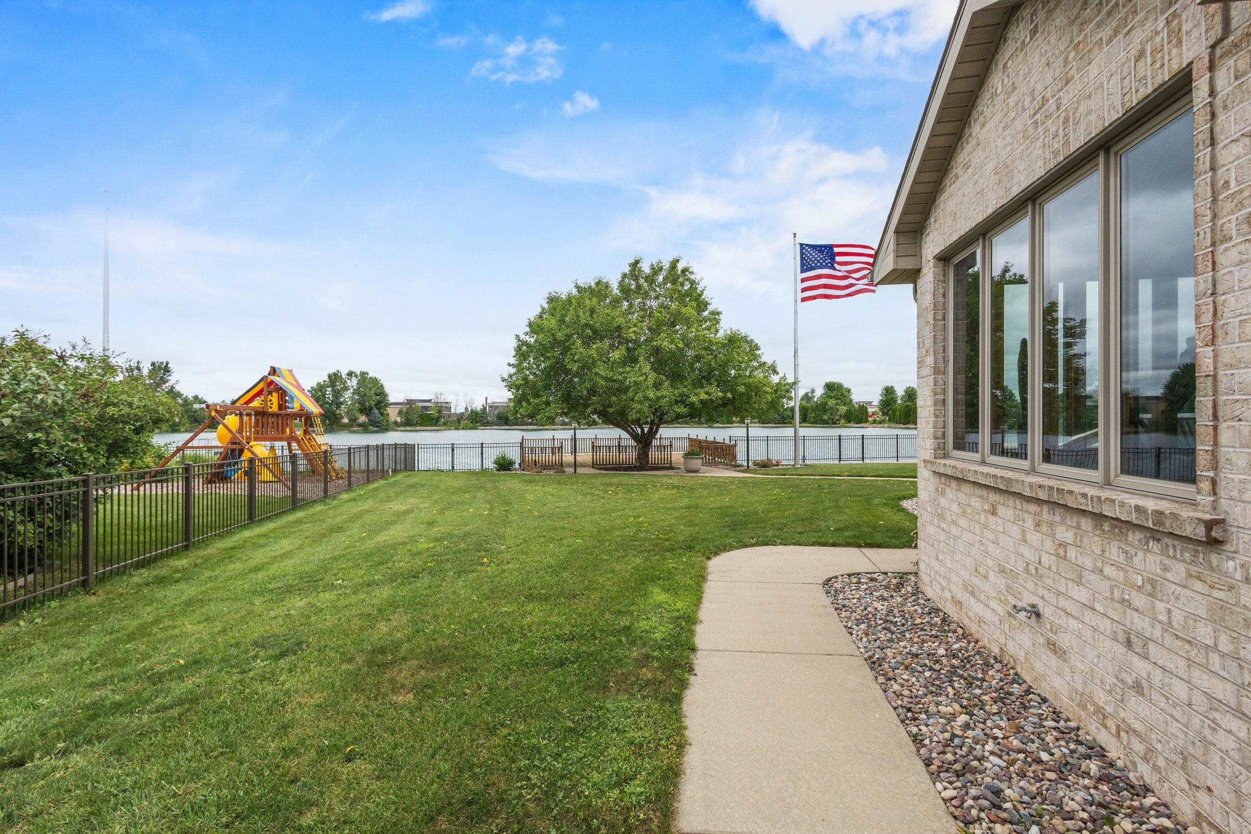 2516 Van Rite Court Green Bay, WI 54311 - Photo 4 of 62