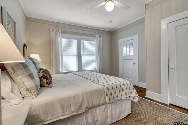 $1,595 | 301 West Houston Street, Tyler, TX 75702