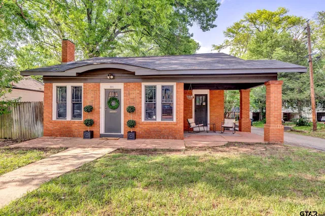 $1,595 | 301 West Houston Street, Tyler, TX 75702