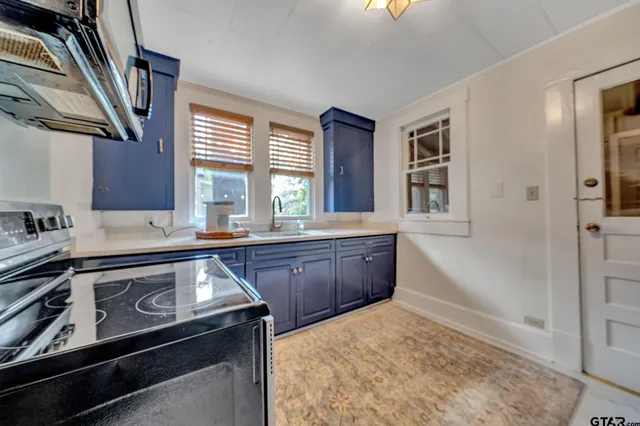 $1,595 | 301 West Houston Street, Tyler, TX 75702