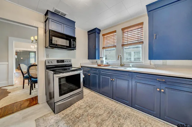 $1,595 | 301 West Houston Street, Tyler, TX 75702