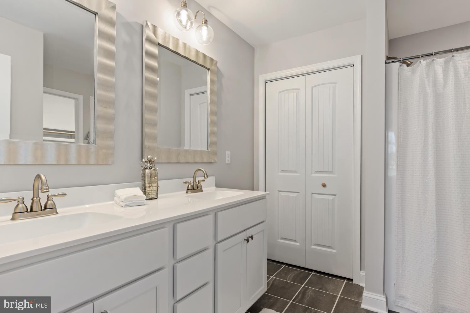 11007 Fair Lane Ridgely, MD 21660 - Photo 21 of 37 Master Bath w/double sinks
