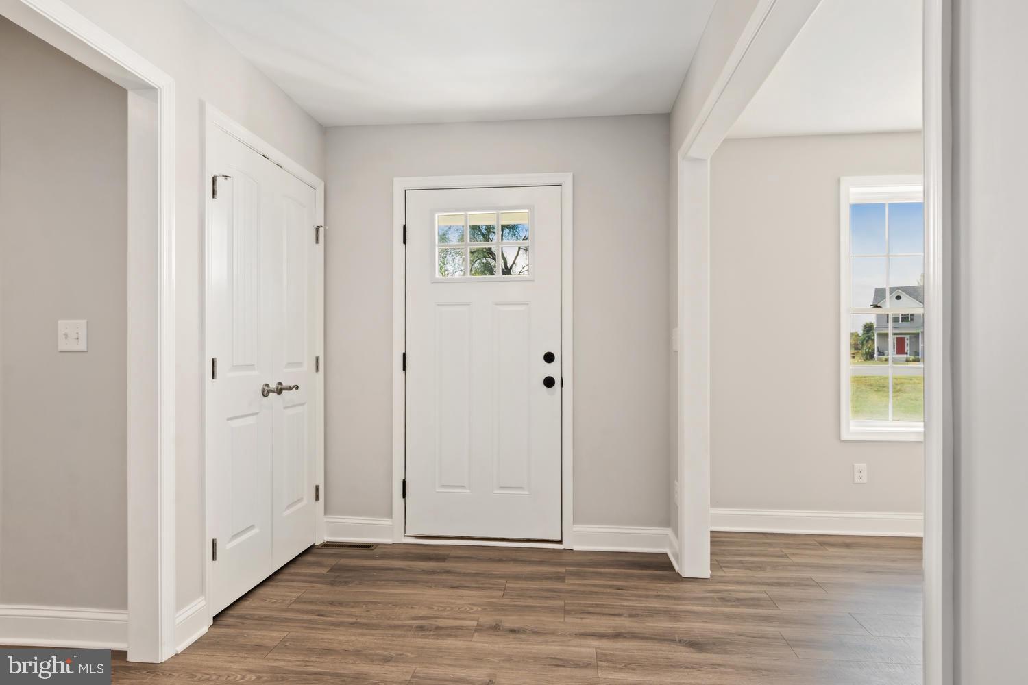 11007 Fair Lane Ridgely, MD 21660 - Photo 4 of 37 Foyer