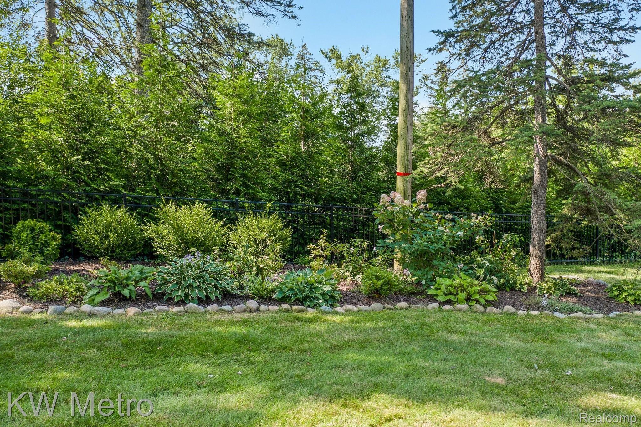 3985 Lincoln Road Bloomfield Hills, MI 48301 - Photo 13 of 46 38-web-or-mls-3985 Lincoln Road Bloomfield Township0032.jpg