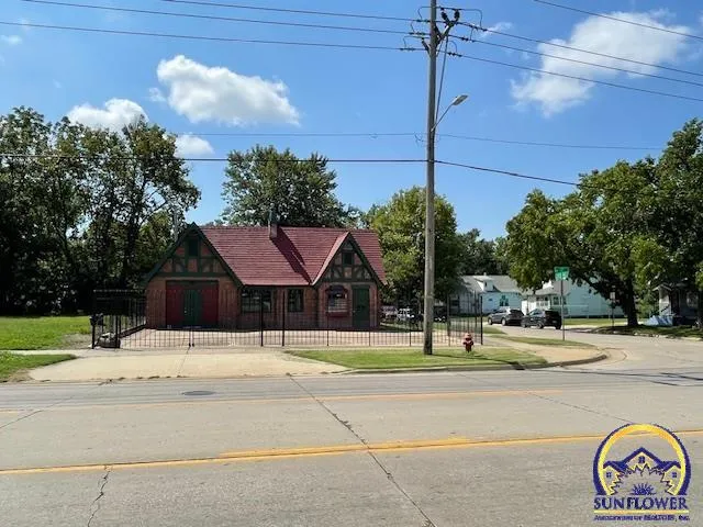 $129,900 | 1700 Southwest Buchanan Street, Topeka, KS 66604
