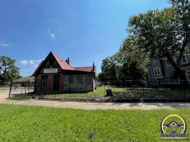 $129,900 | 1700 Southwest Buchanan Street, Topeka, KS 66604