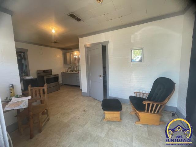 1700 Southwest Buchanan Street Topeka, KS 66604 - Photo 13 of 28 Main Entrance dining/kit.