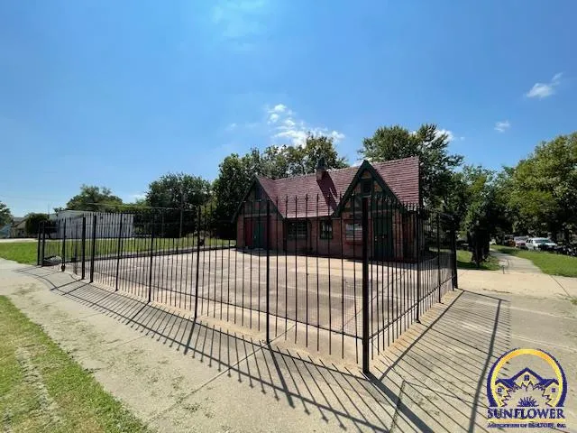 $129,900 | 1700 Southwest Buchanan Street, Topeka, KS 66604