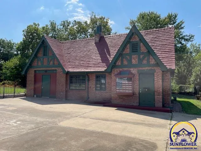 $129,900 | 1700 Southwest Buchanan Street, Topeka, KS 66604