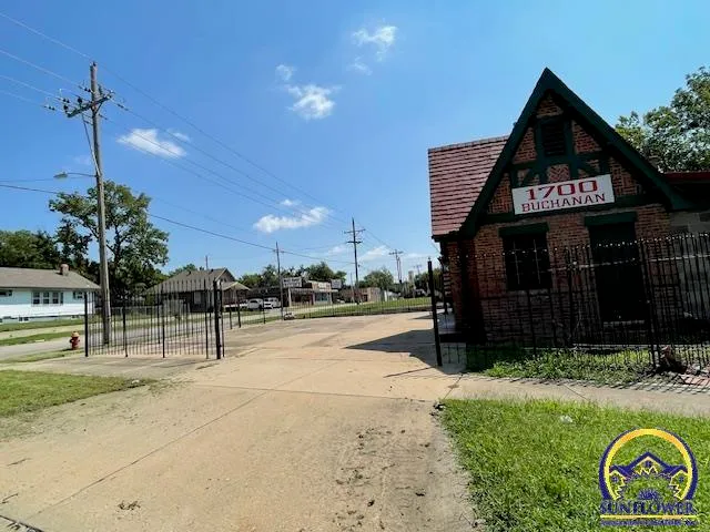 $129,900 | 1700 Southwest Buchanan Street, Topeka, KS 66604
