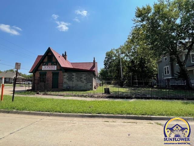 1700 Southwest Buchanan Street Topeka, KS 66604 - Photo 6 of 28 Street View looking East