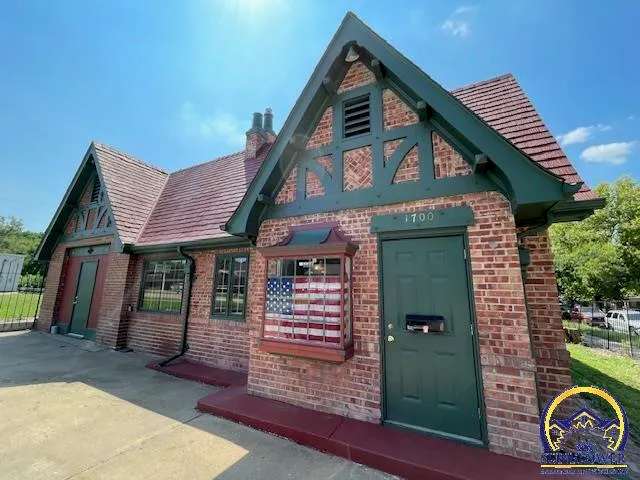$129,900 | 1700 Southwest Buchanan Street, Topeka, KS 66604