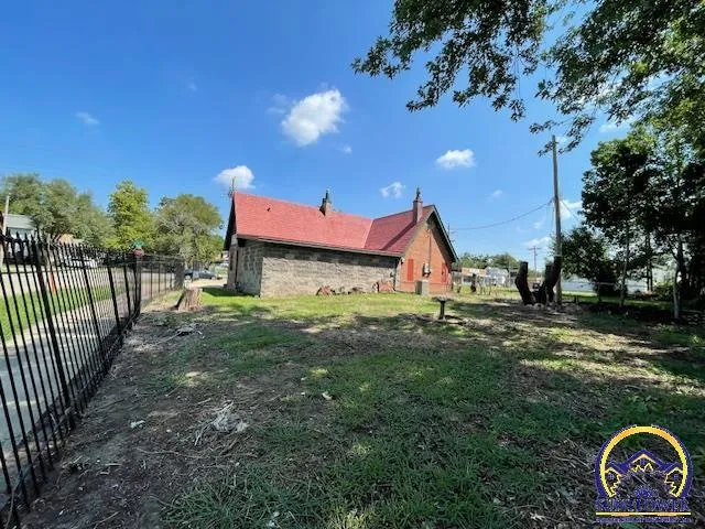 $129,900 | 1700 Southwest Buchanan Street, Topeka, KS 66604