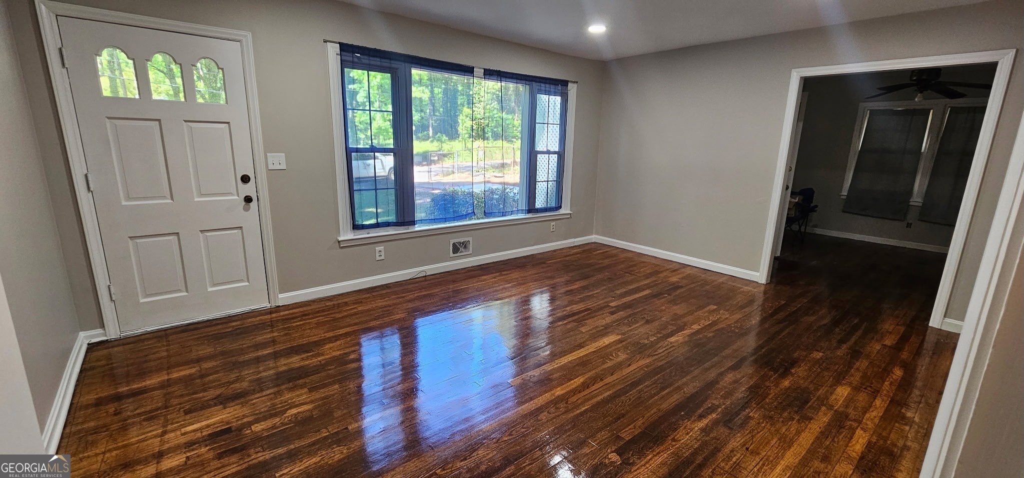 488 Pomona Circle Southwest Atlanta, GA 30315 - Photo 2 of 5