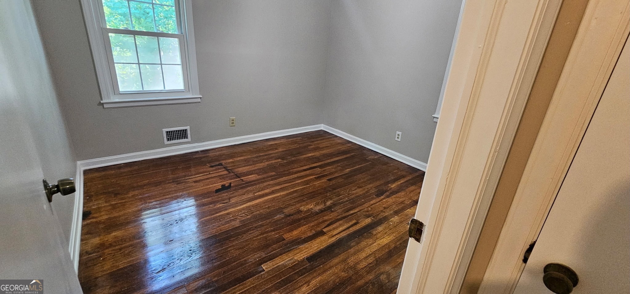 488 Pomona Circle Southwest Atlanta, GA 30315 - Photo 4 of 5
