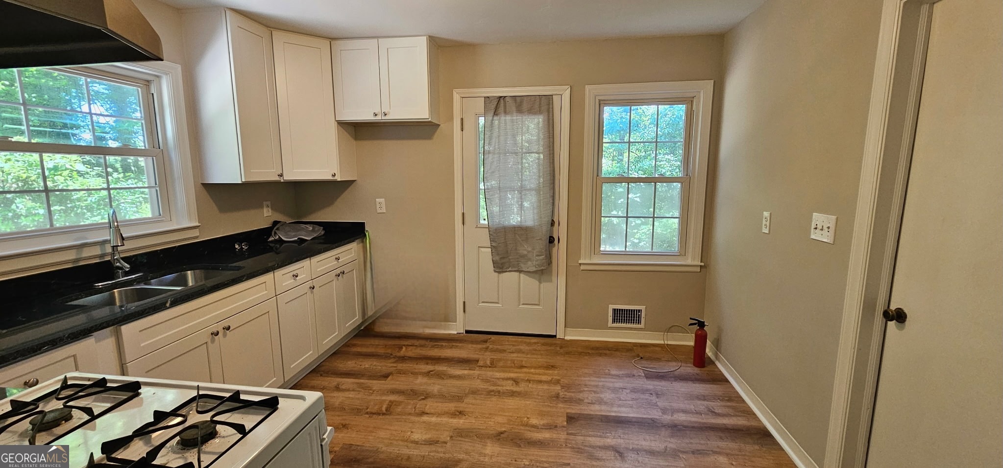 488 Pomona Circle Southwest Atlanta, GA 30315 - Photo 5 of 5