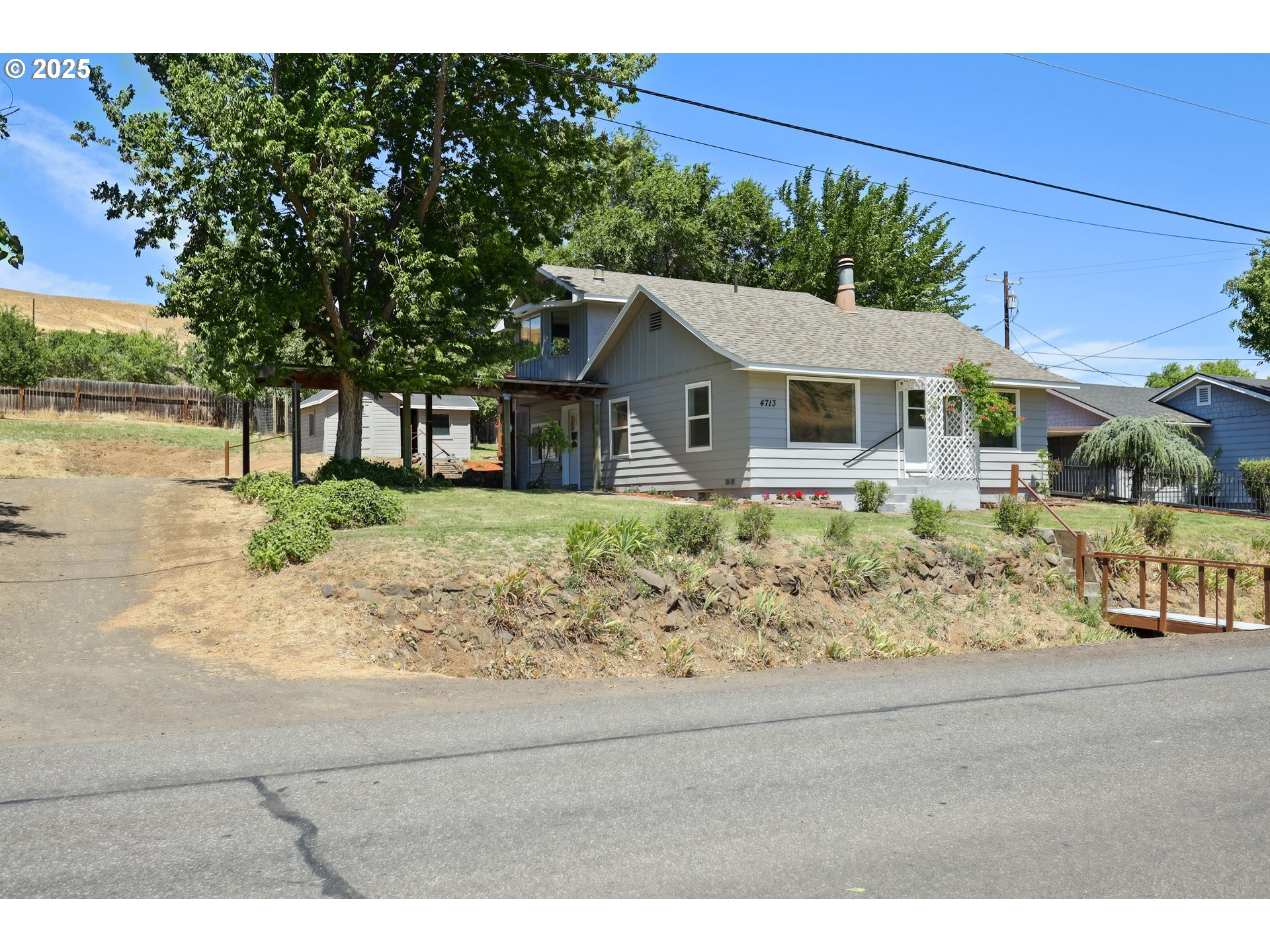 4713 Chenoweth Road The Dalles, OR 97058 - Photo 4 of 44 Exterior