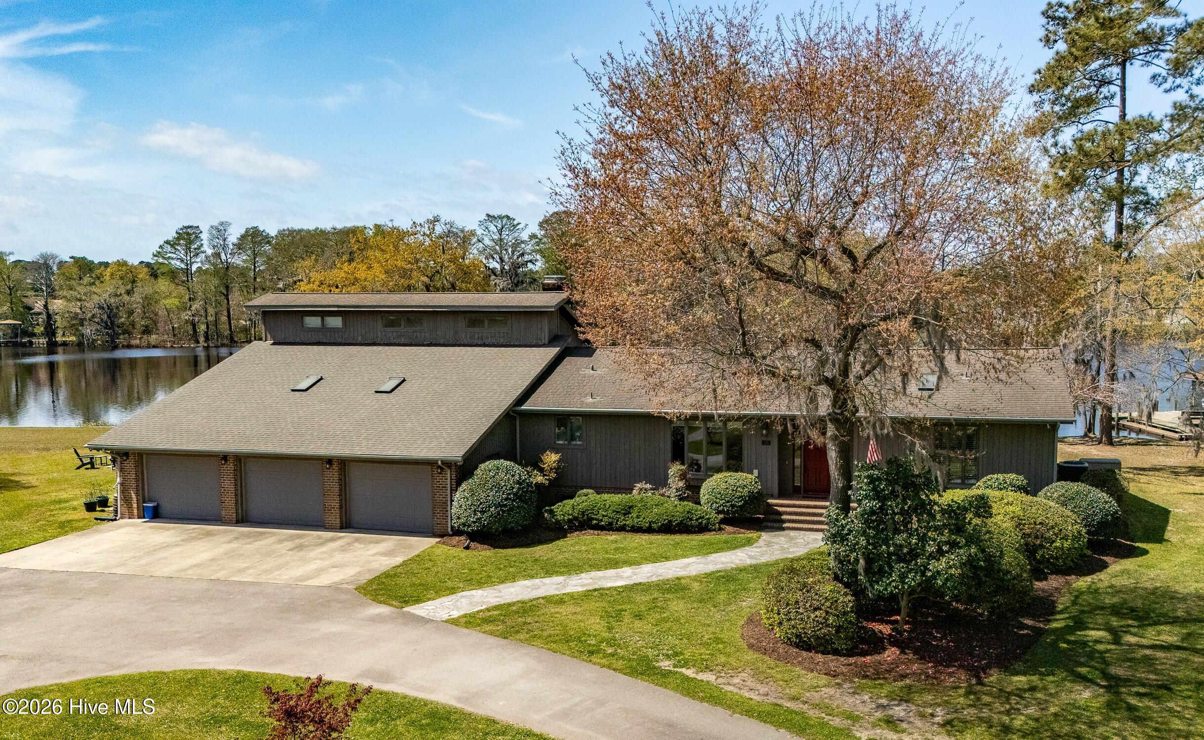 175 Gus Lane New Bern, NC 28562 - Photo 1 of 52 175 Gus Lane
