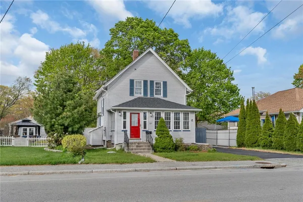$390,000 | 325 Church Avenue, Warwick, RI 02889