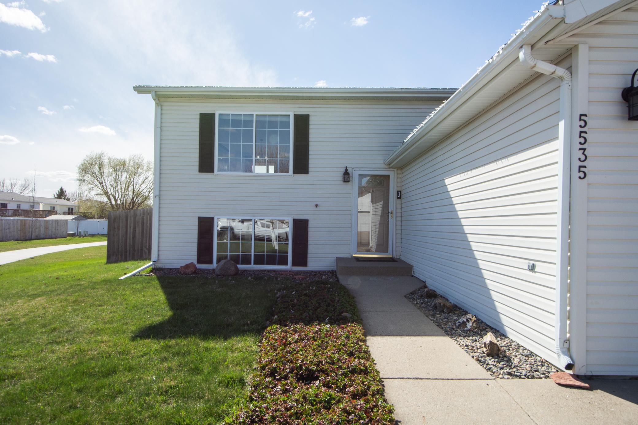 5535 18th Street South Fargo, ND 58104 - Photo 3 of 46