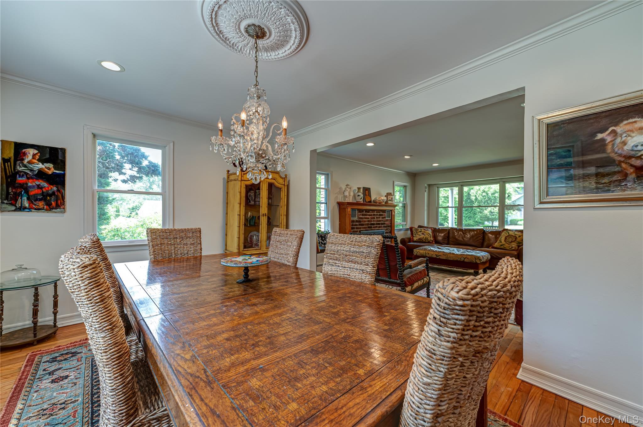 253 Melbury Road Babylon, NY 11702 - Photo 5 of 44