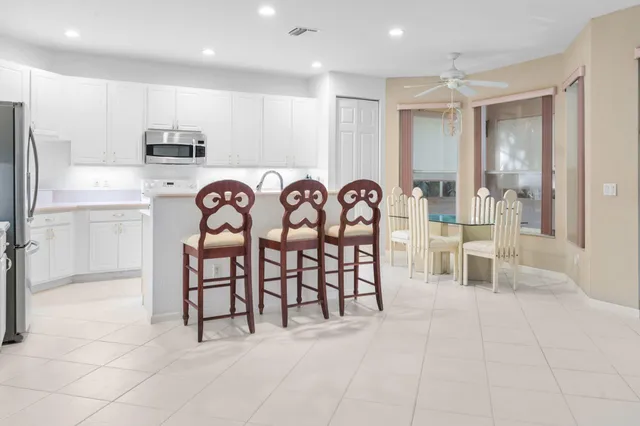 $290,000 | 6677 Southport Drive, Boynton Beach, FL 33472