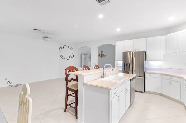 $290,000 | 6677 Southport Drive, Boynton Beach, FL 33472