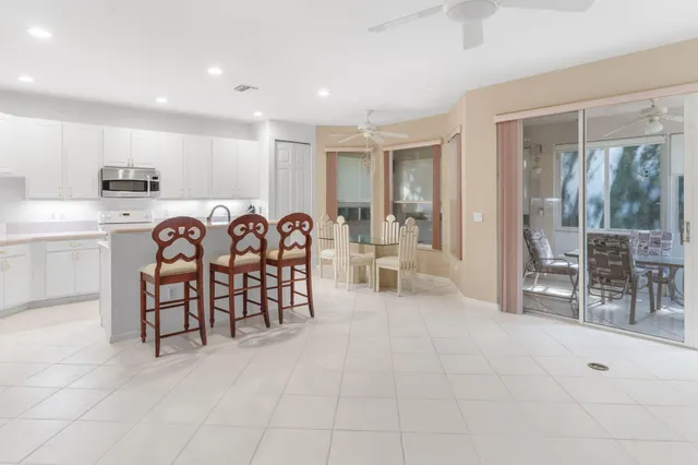 $290,000 | 6677 Southport Drive, Boynton Beach, FL 33472