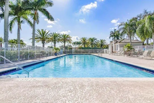 $290,000 | 6677 Southport Drive, Boynton Beach, FL 33472