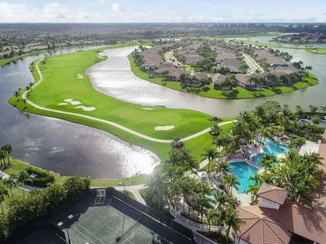 $290,000 | 6677 Southport Drive, Boynton Beach, FL 33472