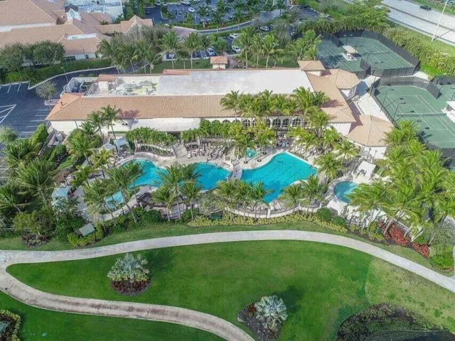 $290,000 | 6677 Southport Drive, Boynton Beach, FL 33472