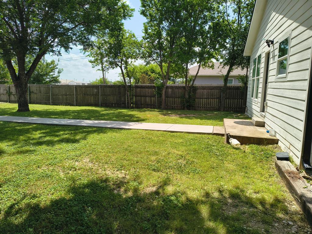 1920 South 18th Street Waco, TX 76706 - Photo 10 of 11